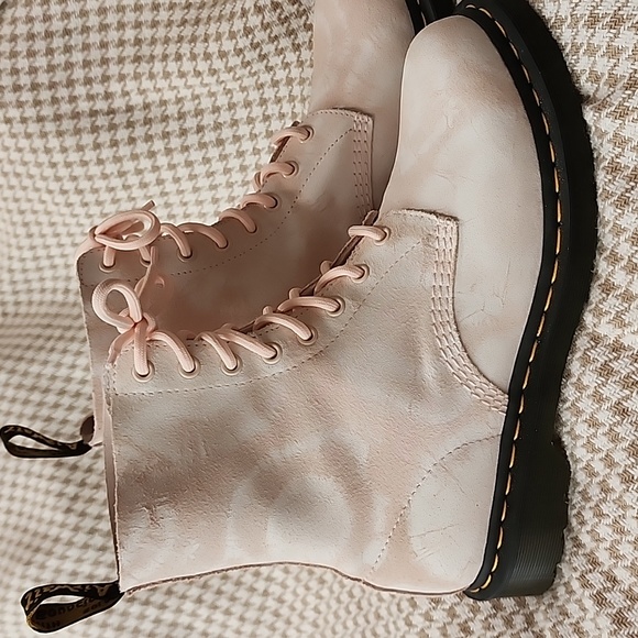 Dr. Martens NWOT Pink Tie Dye Suede 1460 Pascal Boots  Brand new! - Picture 2 of 9